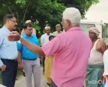 मेहदावल: डीएम ने बूढ़ी राप्ती नदी का किया स्थलीय निरीक्षण, नदी को पुनर्जीवित करने के लिए संबंधित अधिकारियों को दिए आवश्यक निर्देश