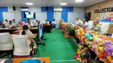 समस्तीपुर: समाहरणालय के सभागार में जिलाधिकारी की अध्यक्षता में इंटर डिपार्टमेंटल बैठक का आयोजन किया गया