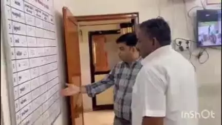 ગરબાડા: નવા ફળિયા સામૂહિક આરોગ્ય કેન્દ્રની મુલાકાત કરતા ગરબાડા ના ધારાસભ્ય મહેન્દ્રભાઈ ભાભોર