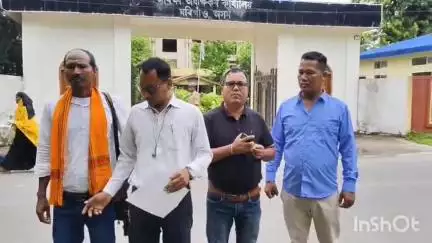 মৰিগাঁও: তিৱা জনজাতি বসতি গাঁৱত সন্দেহযুক্ত নাগৰিকৰ আগ্ৰাসন, আৰক্ষী অধীক্ষক কাৰ্যালয়ত অভিযোগ দাখিল কৰে তিৱা ছাত্র সন্থাই