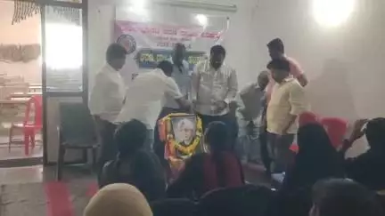 ಶೋರಾಪುರ: ನಗರದಲ್ಲಿ ಅಭಾ ಶರಣ ಸಾಹಿತ್ಯ ಪರಿಷತ್ತು ಡಾ.ಫ.ಗು ಹಳಕಟ್ಟಿ ಜಯಂತಿ ಆಚರಣೆ