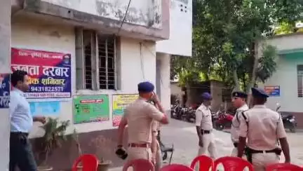 जलालगढ़: पुलिस अधीक्षक पूर्णियां ने जलालगढ़ थाना का किया निरीक्षण