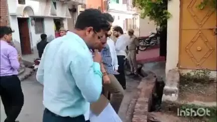हरदोई: जिलाधिकारी ने शहर के विभिन्न हिस्सों का किया निरीक्षण, सफाई पर दिया जोर और जल निकासी की व्यवस्था को देखा