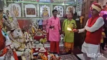 विदिशा नगर: रंगई घाट पर स्थित बाढ़ वाले गणेश में लोगों की गहरी आस्था है