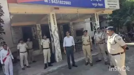 सोनो: मोहर्रम को लेकर डीएम-एसपी ने सोनो और झाझा थाना का किया औचक निरीक्षण, दिए सख्त निर्देश