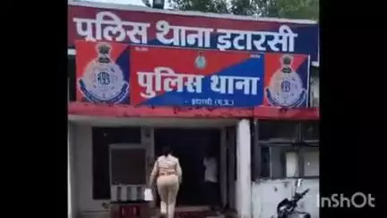 इटारसी: सीबीआई बैंक के पीछे गोदाम से फरियादी की मूंग से भरी ट्रैक्टर ट्राली चोरी, मामला दर्ज