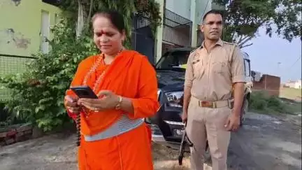 कोल: सिविल लाइन में नेम प्लेट न लगाने वालों की जांच कराए सरकार, कहीं थूक-मूत्र जिहाद तो नहीं- साध्वी प्राची