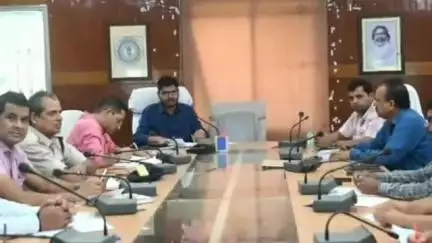 देवघर: उपायुक्त के निर्देशानुसार, उप विकास आयुक्त की अध्यक्षता में जिला स्तरीय आधार निगरानी समिति की बैठक आयोजित