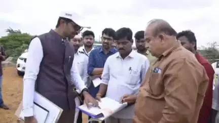 తాడిపత్రి: అరటి సంబంధిత టిష్యూ కల్చర్ ఉత్పత్తి పరిశోధన కోసం తాడిపత్రి మండలంలోని పలు గ్రామాలలో పర్యటించిన కలెక్టర్ వినోద్ కుమార్