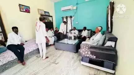 करौली: सुंदरपुरा निजावास पर विधायक दर्शन सिंह गुर्जर ने की जनसुनवाई, समस्याओं का मौके पर ही किया निस्तारण