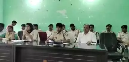 गोगरी: ट्रायसम भवन में मोहर्रम पर्व को लेकर शांति समिति की बैठक, एसडीओ ने शांतिपूर्ण माहौल में पर्व मनाने की अपील की