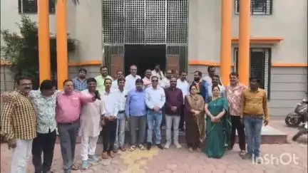 धार: भाजपा प्रदेश अध्यक्ष के निर्विरोध चुने जाने पर भाजपा कार्यकर्ताओं ने आतिशबाजी कर खुशी मनाई