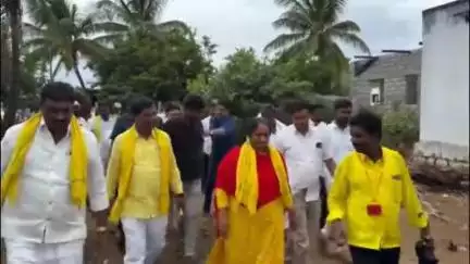 కొలింపల్లిలో తొలి అడుగు కార్యక్రమానికి మంత్రి సవిత శ్రీకారం