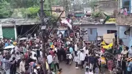 खरगौन: खरगोन शहर में मोहर्रम पर निकला पहला अखाड़ा, कलाकारों ने दिखाए हैरतअंगेज करतब