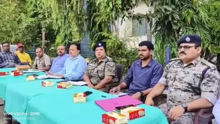 लोहरदगा: लोहरदगा सदर थाना परिसर में शांति समिति की बैठक, मोहर्रम व घूरती रथ यात्रा शांतिपूर्ण माहौल में मनाने की अपील