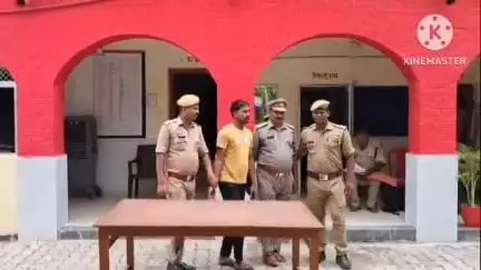 निज़ामाबाद: कमालपुर मोड़ से गैंगेस्टर एक्ट के आरोपी को तमंचा व कारतूस के साथ किया गया गिरफ्तार