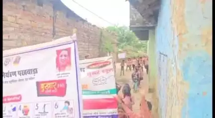 मानिकपुर: गढ़चपा में स्वस्थ समाज और सुरक्षित भविष्य के स्लोगन के साथ स्कूल चलो अभियान की रैली, संचारी रोगों पर चलाया गया अभियान