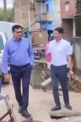 टीकमगढ़: कलेक्टर ने बंडा नहर का निरीक्षण किया, सीएमओ को मरम्मत के निर्देश दिए