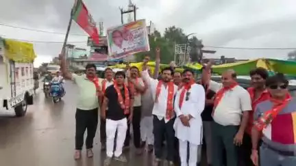 सुठालिया: हेमंत खंडेलवाल को भाजपा प्रदेश अध्यक्ष बनाए जाने पर सुठालिया में कार्यकर्ताओं ने की आतिशबाजी, बांटी मिठाई
