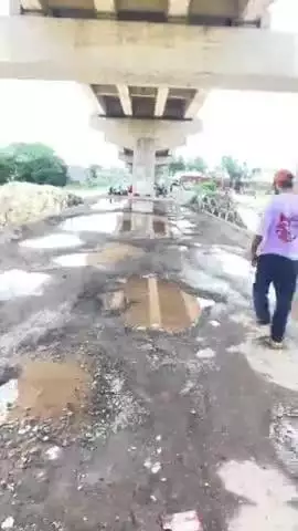 मोरनी: पिंजोर-नालागढ़ रोड पर चावला कॉलोनी में फ्लाईओवर के नीचे सड़क खराब