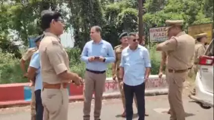 कांठ: कांठ के अधिकारियों ने मुरादाबाद-हरिद्वार मार्ग कांवड़पथ का किया निरीक्षण