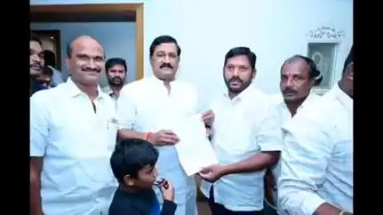 భీమిలి: రేవల్ల పాలెం రహదారులను అభివృద్ధి చేయండి అంటూ భీమిలి ఎమ్మెల్యే గంటాను కోరిన స్థానిక గ్రామస్తులు
