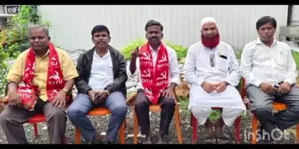 తాండూరు: ప్రభుత్వ భూములను అక్రమ రిజిస్ట్రేషన్ చేసిన పరిగి తహసిల్దార్ పై చర్యలు తీసుకోవాలి: సిఐటియు జిల్లా ఉపాధ్యక్షులు శ్రీనివాస్