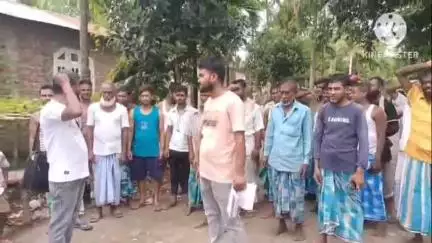 নগাঁও: জুৰীয়াত ভুৱা প্ৰমাণ-পত্ৰ দাখিল কৰি হ'ল পঞ্চায়ত প্রতিনিধি,ব্যৱস্থা গ্ৰহণৰ দাবীত তিনিচুকীয়াত ৰাইজৰ তীব্ৰ প্ৰতিবাদ