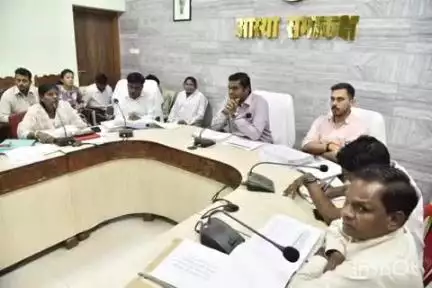 जगदलपुर: कलेक्टर ने स्वास्थ्य विभाग की बैठक में रात्रि कालीन संस्थागत प्रसव न करवाने वाले स्वास्थ्य केंद्रों को दिया स्पष्टीकरण
