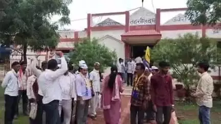 जबेरा: जबेरा में मनमाने बिजली बिल व अवैध वसूली के विरोध में आप कार्यकर्ताओं ने तहसीलदार सोनम पांडे को ज्ञापन सौंपा