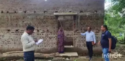 रानीश्वर: रानीश्वर बीडीओ श्री राजेश कुमार सिन्हा ने बिलकांदी पंचायत के गांवों का दौरा कर आवास योजनाओं का निरीक्षण किया
