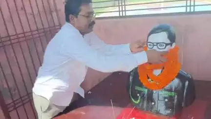 शिवहर: शिवहर में कारगिल युद्ध के शहीद मेजर चंद्रभूषण द्विवेदी की मनाई गई पुण्यतिथि