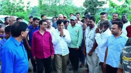 ଓରିଏଣ୍ଟ: ବାଗଡିହି ଠାରେ  ଆର.ଏମ.ପି.ଏସ ସରକାରୀ ଉଛ ବିଦ୍ୟାଳୟରେ ଛାତ୍ର ଛାତ୍ରୀ ମାନଙ୍କୁ ହକି ଷ୍ଟିକ ବଣ୍ଟନ କାର୍ଯ୍ୟକ୍ରମ ଅନୁଷ୍ଠିତ