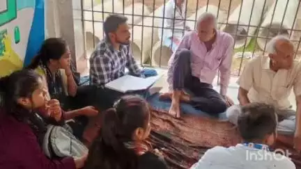 मनेर: छितनावां गांव में खासपुर पंचायत के भूमि सर्वेक्षण कार्य शिविर को लेकर बैठक आयोजित