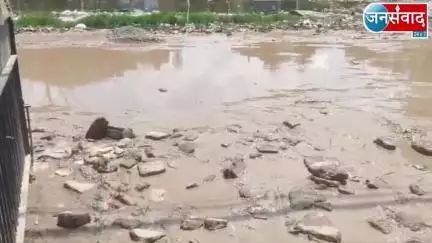 Loni Update News || #लोनी के जल भराव से आम आदमी ही नहीं भाजपा पदाधिकारी भी परेशान https://youtu.be/ufCufirPVO8?si=_eH56f