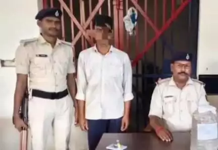 पूर्णिया पूर्व: श्रीनगर थाना पुलिस ने 985 ग्राम गांजा के साथ एक तस्कर को गिरफ्तार कर न्यायिक हिरासत में भेजा