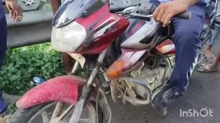 কালিয়াচক ১: কালিয়াচকের দুর্ঘটনার কবলে বাইক, আহত বাইক চালক