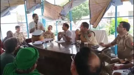 सहसवान: सहसवान कोतवाली सभागार में मोहर्रम और कांवड़ यात्रा को लेकर पीस कमेटी की बैठक का आयोजन हुआ