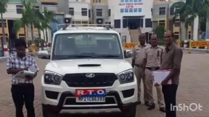 कूठला इलाके के स्कूल में आरटीओ टीम की दबिश, स्कूल सत्र से पहले बसों की सुरक्षा जांच