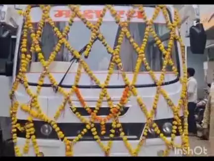 कन्नौद: कांटाफोड़ में बग्गा परिवार ने मोक्ष रथ वाहन मुक्तिधाम समिति को समर्पित किया