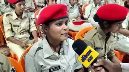 अरवल में नवचयनित सिपाहियों को नियुक्ति पत्र अरवल SP डॉं. इनाम उल हक के द्वारा वितरण किया गया