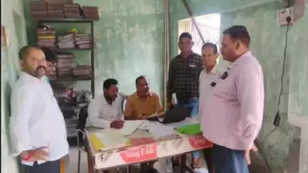 आदित्यपुर गम्हरिया: गम्हरिया अंचल कार्यालय के तहसील कचहरी में राजस्व शिविर लगा, 21 मामले आए