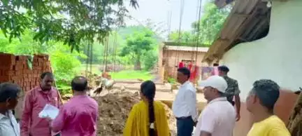 पटमदा: पटमदा में उप विकास आयुक्त ने योजनाओं का जायजा लिया, कार्यों में तेज़ी लाने के निर्देश दिए