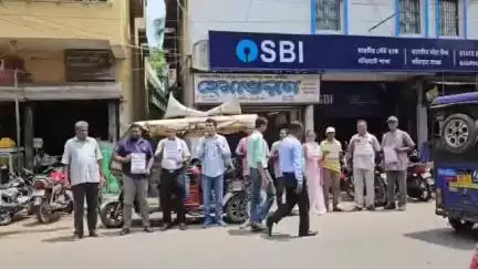 বসিরহাট ১: শহীদ দীনেশ মজুমদারকে অপমান, বসিরহাটে ধিক্কার জানিয়ে প্রতিবাদ দিবস পালন দীনেশ মজুমদার স্মৃতি রক্ষা কমিটির