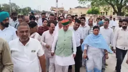 अनूपगढ़: केंद्रीय मंत्री अर्जुन राम मेघवाल ने अनूपगढ़ के रेलवे स्टेशन का किया निरीक्षण