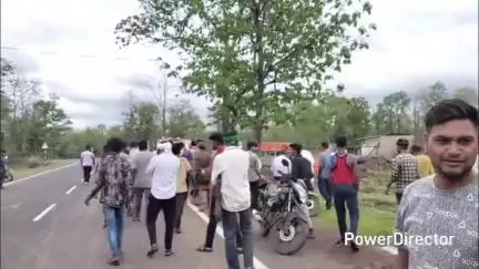 हर्रई: तुइयापानी में आदिवासी परिवार से मारपीट, ग्रामीणों ने किया चक्काजाम, मौके पर पहुंची पुलिस