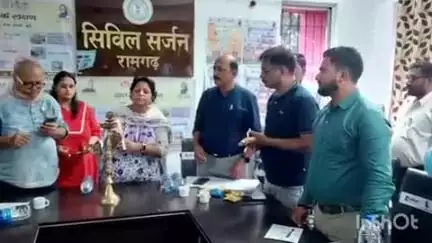 रामगढ़: सिविल सर्जन डॉ. महालक्ष्मी प्रसाद ने सिविल सर्जन कार्यालय में स्टॉप डायरिया अभियान का शुभारंभ किया