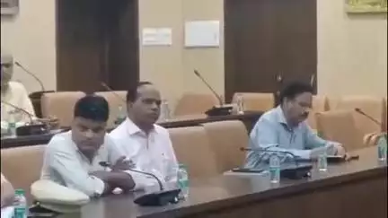 छिंदवाड़ा नगर: कलेक्टर कार्यालय में शांति समिति की बैठक हुई, अधिकारी और गणमान्य नागरिक शामिल हुए