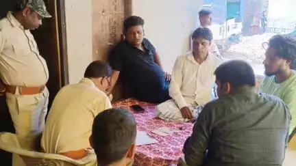 रानीगंज: छतियौना में पानी भरे गड्ढे में डूबने से एक बालक की हुई मौत, परिजनों का रो-रो कर बुरा हाल