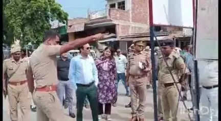 प्रतापगढ़: देहात कोतवाली पहुँचे डीएम और एसपी ने महाराणा प्रताप की प्रस्तावित मूर्ति स्थापना स्थल का किया निरीक्षण
